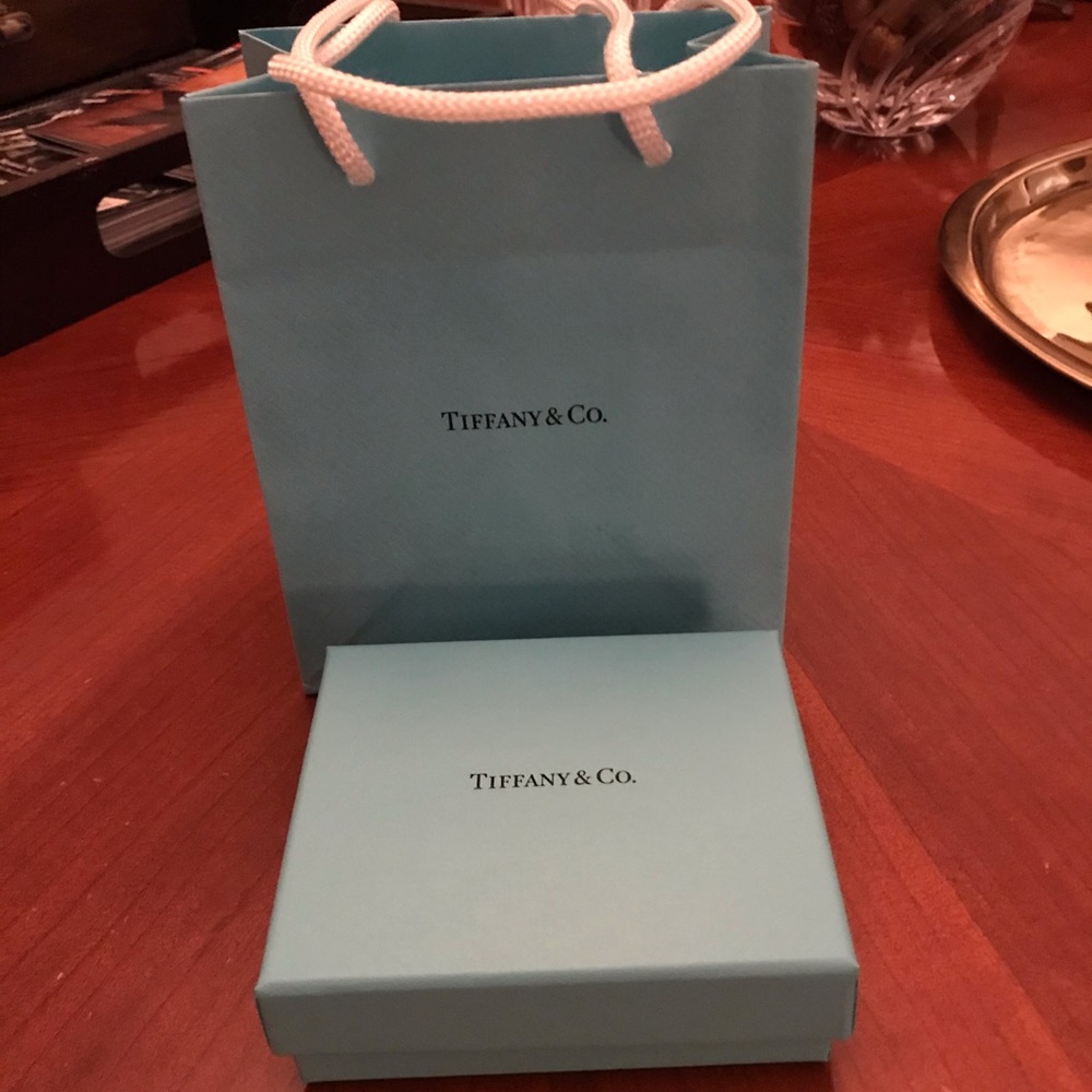 TIFFANY & CO GIFT BOX & BAG